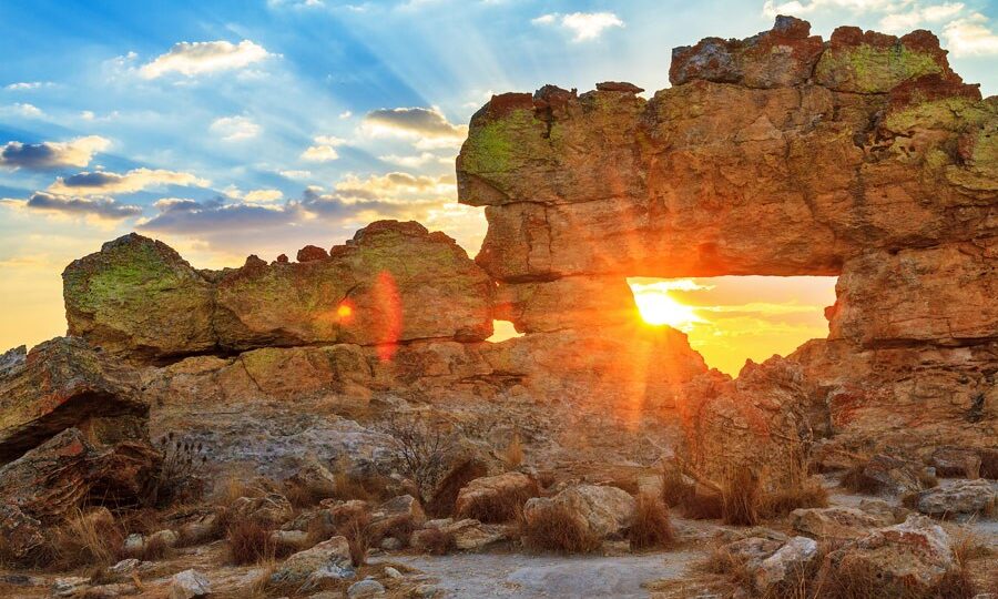 fenetre d'isalo madagascar biratravel