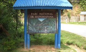 plaque signalisation arrivé Parc national ranomafana